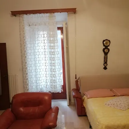 Prof Oliveto Antico 招待所 3*