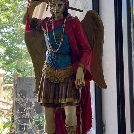 Prof Oliveto Antico 招待所